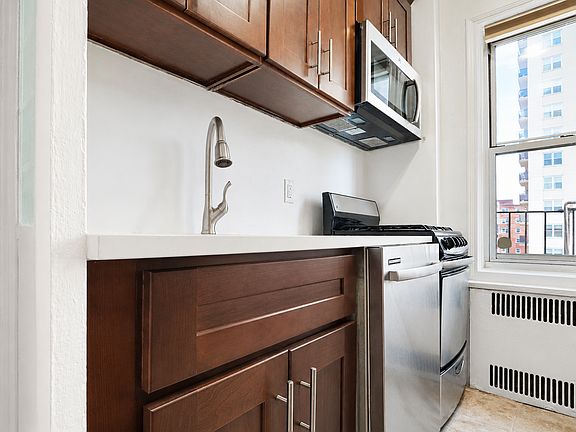 5th image of 11035 72nd Rd APT 606