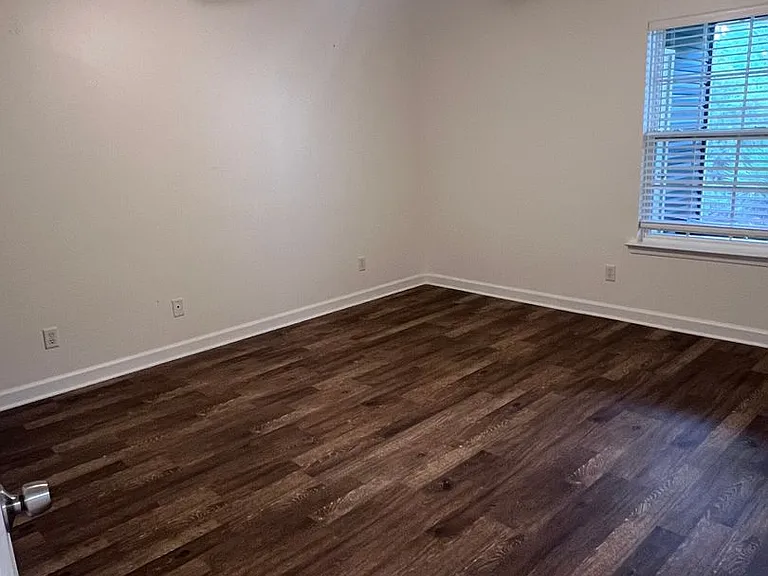348 Moss Creek Ln — Photo 15