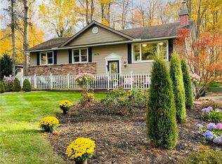 7673 Birchmont Dr, Chagrin Falls, OH 44022