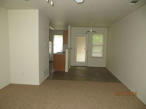 2nd image of 407 Creek St APT C