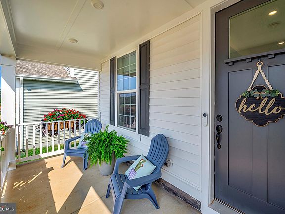 3rd image of 409 Meadows Dr