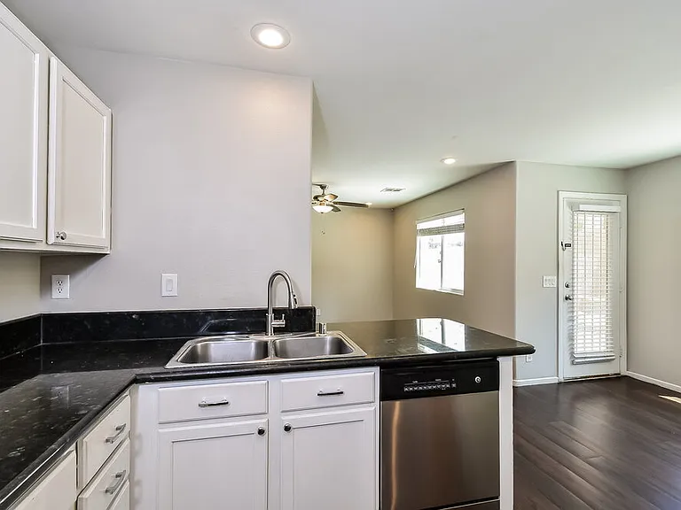 9213 Millikan Ave — Photo 8