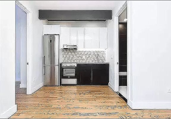 5th image of 2734 Snyder Ave #2EE