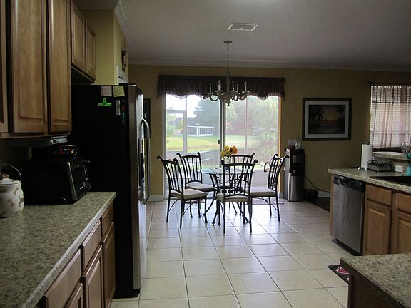 Large Eat in Kitchen