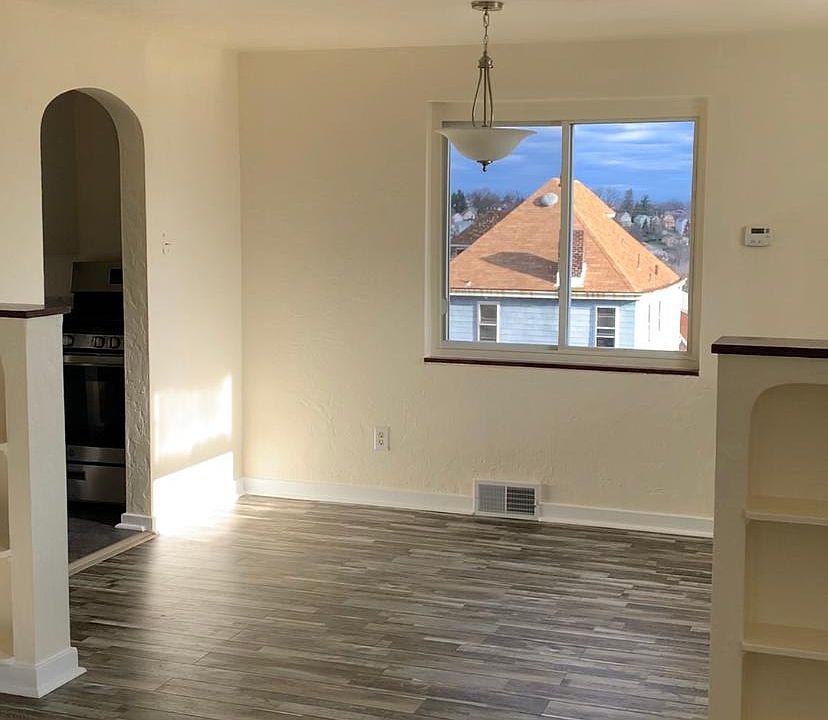 2nd image of 3025 Churchview Ave