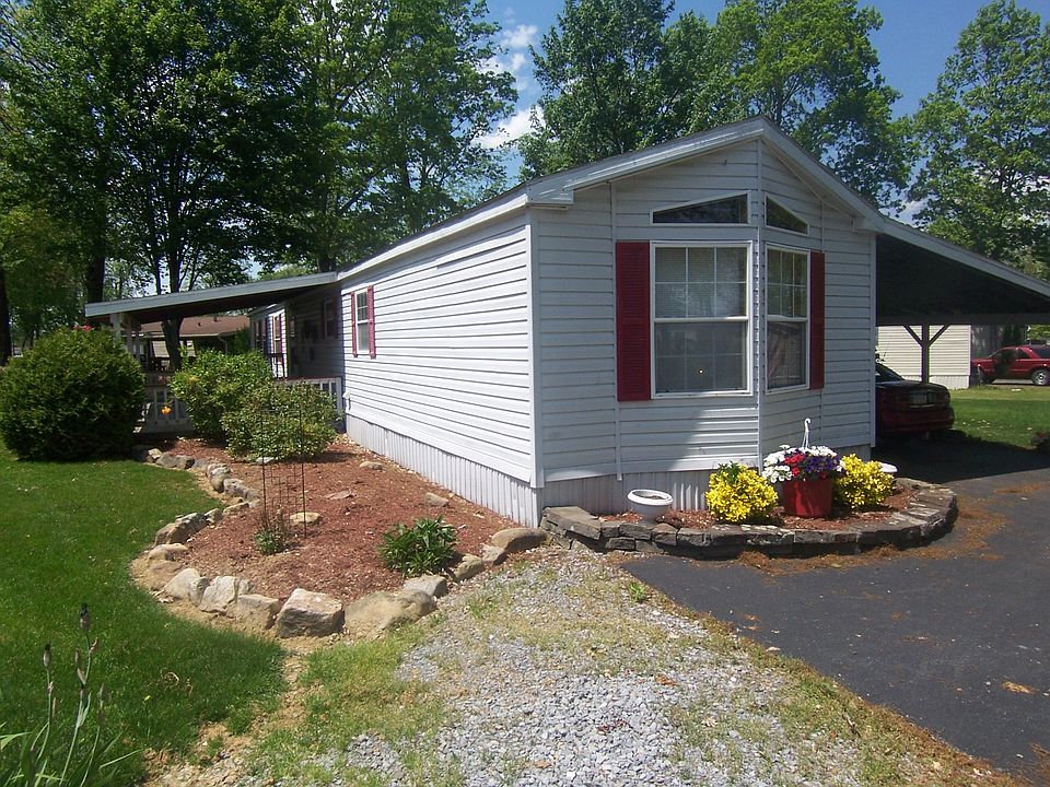 1st image of 828 Dogwood Dr