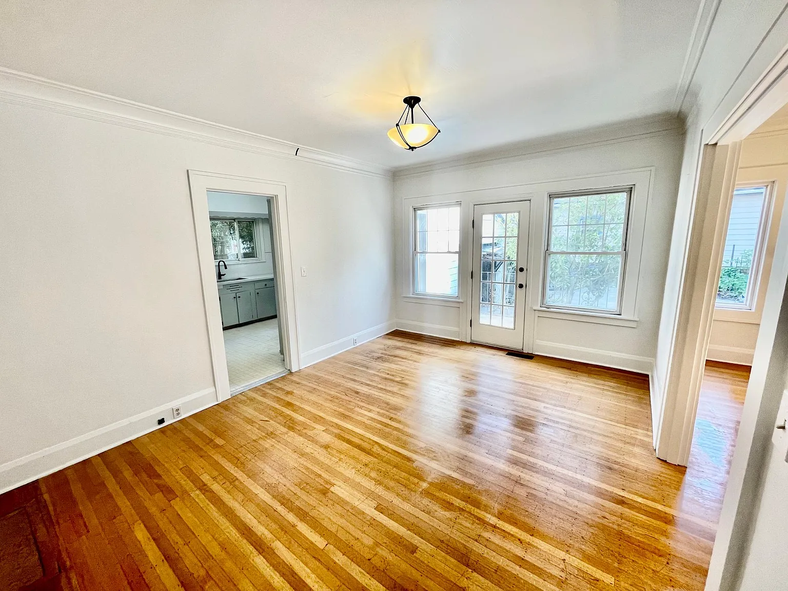 1012 NE Ravenna Blvd — Photo 4