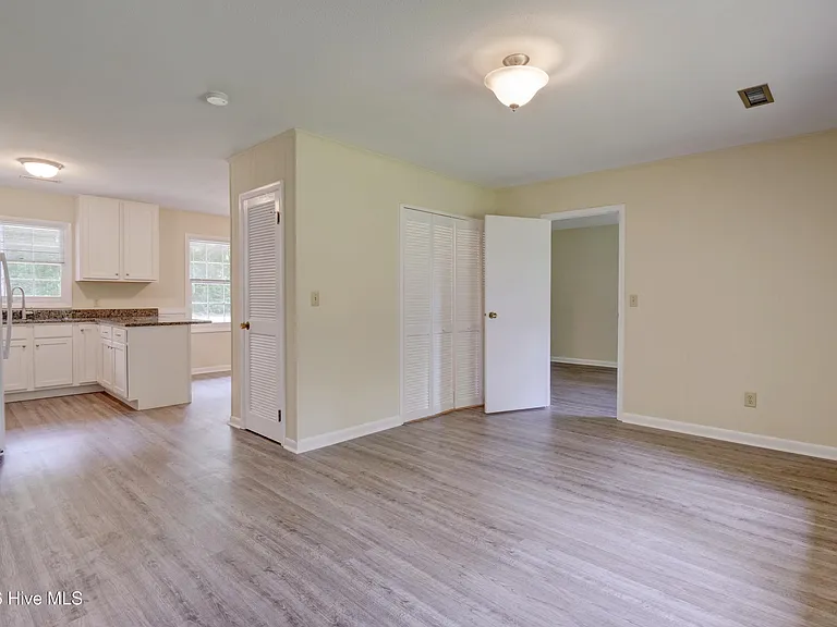 4010 Lake Ave — Photo 9