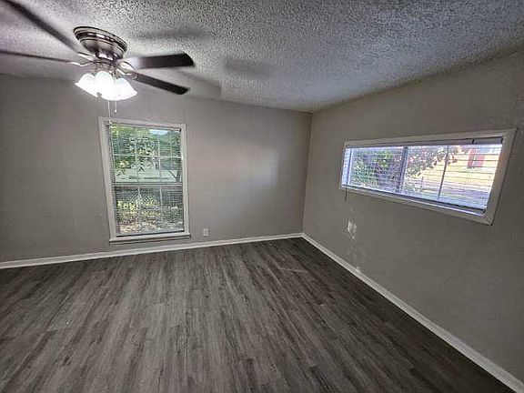 2nd image of 606 W Dean Ave