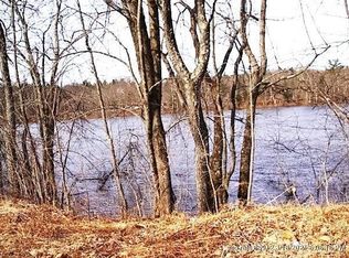 7 Commons Dr, Lewiston, ME 04240