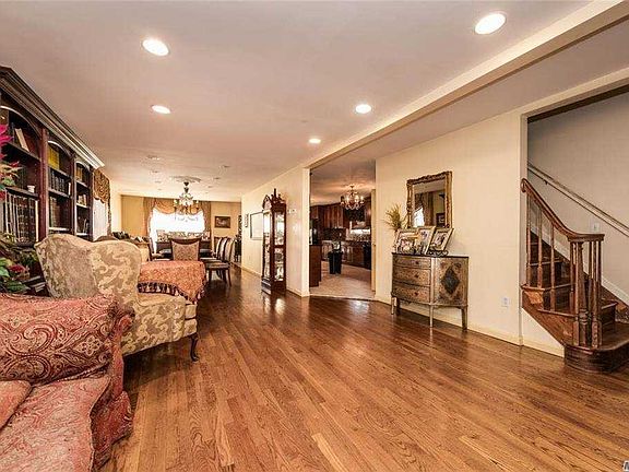 2nd image of 1414 Bay 28th St