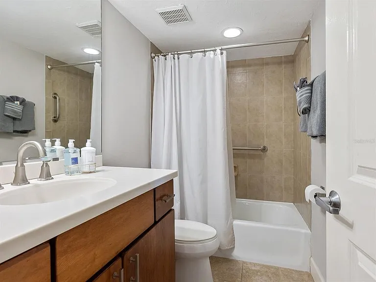 5760 Midnight Pass Rd #208D — Photo 26