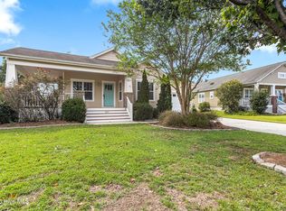 307 Pebble Shore Dr, Sneads Ferry, NC 28460