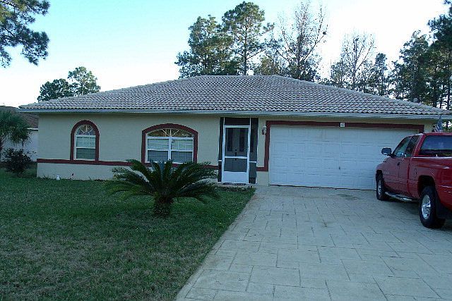 1st image of 42 Radcliffe Dr