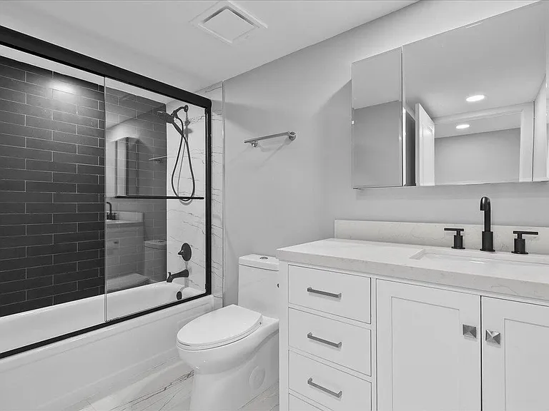 3040 Lake Shore Dr #101 — Photo 24