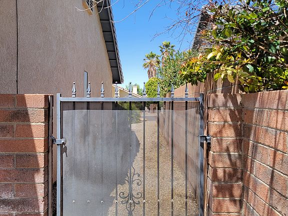 5th image of 3072 Brenda Cir