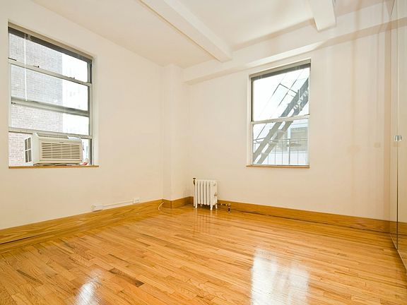 4th image of 333 E 43rd St APT 321