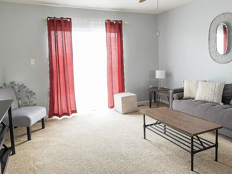 3 bed, 1404 sqft, $1,650 — Photo 3