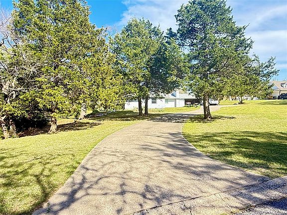 2nd image of 1028 Willow Pond Rd