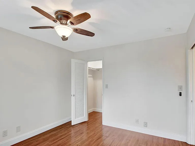 4539 Luxemburg Ct #304 — Photo 18