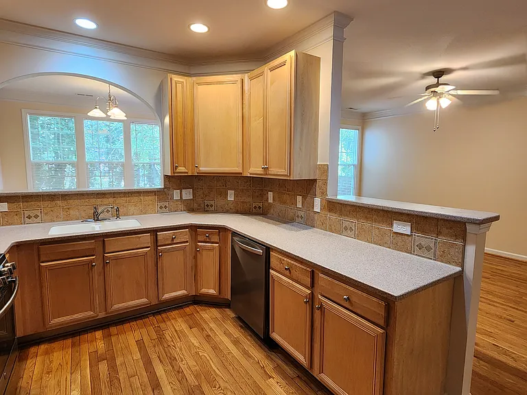 6004 Kohler Ln — Photo 25