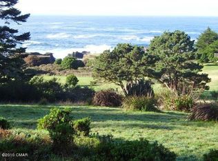 45451 Overton Dr, Mendocino, CA 95460