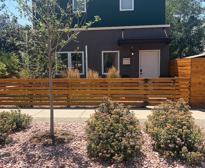 1070 33rd St — Photo 1
