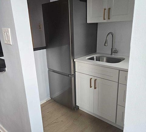 5th image of 2400 E 3rd St #E26