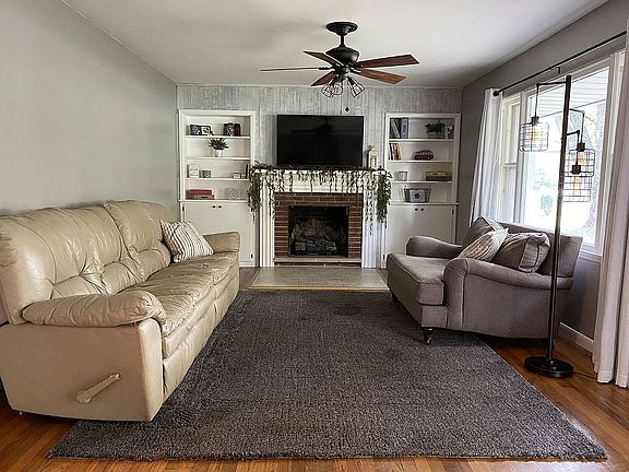 5th image of 4848 Deborah Ln