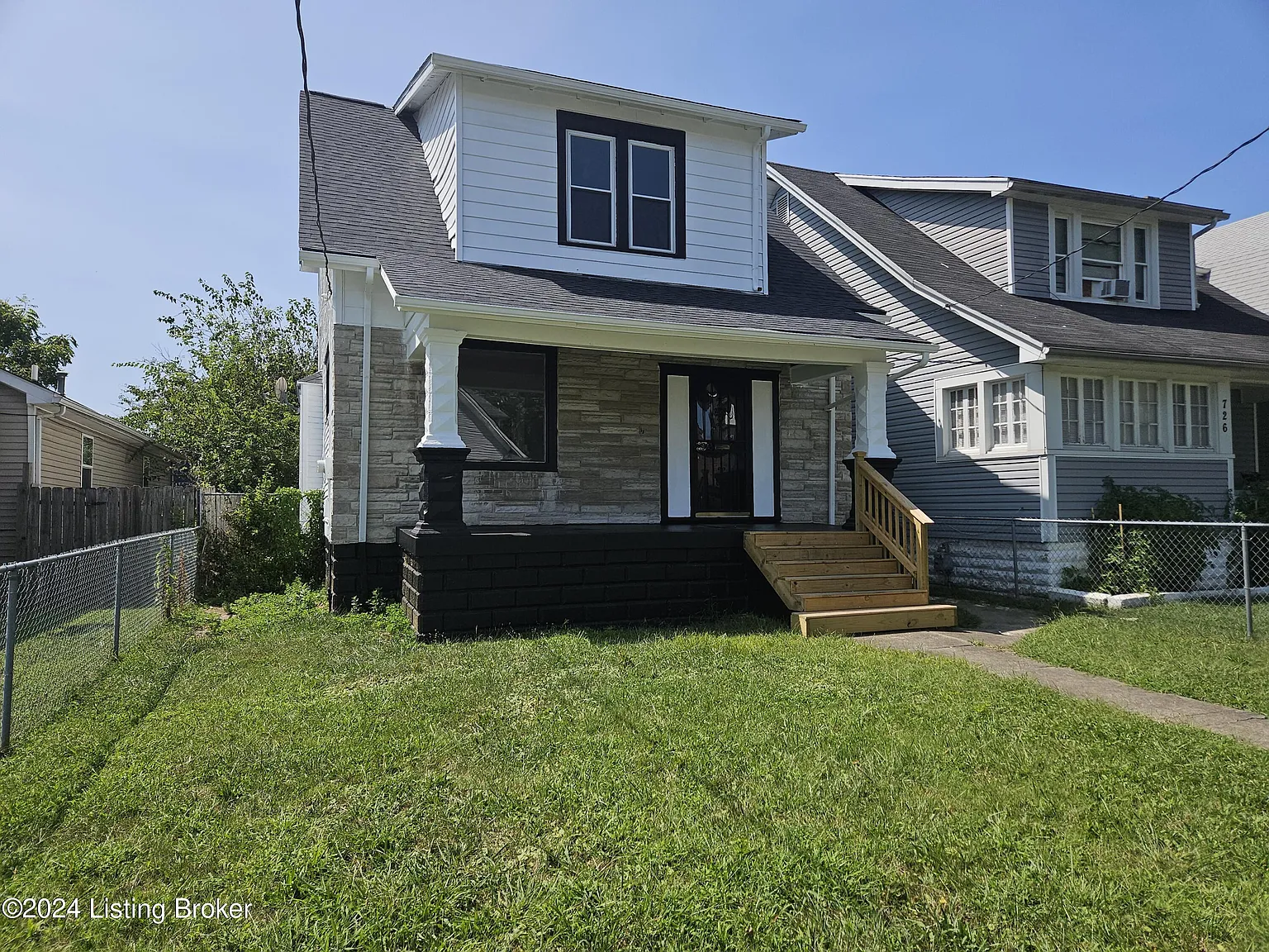 728 Dearborn Ave photo 1