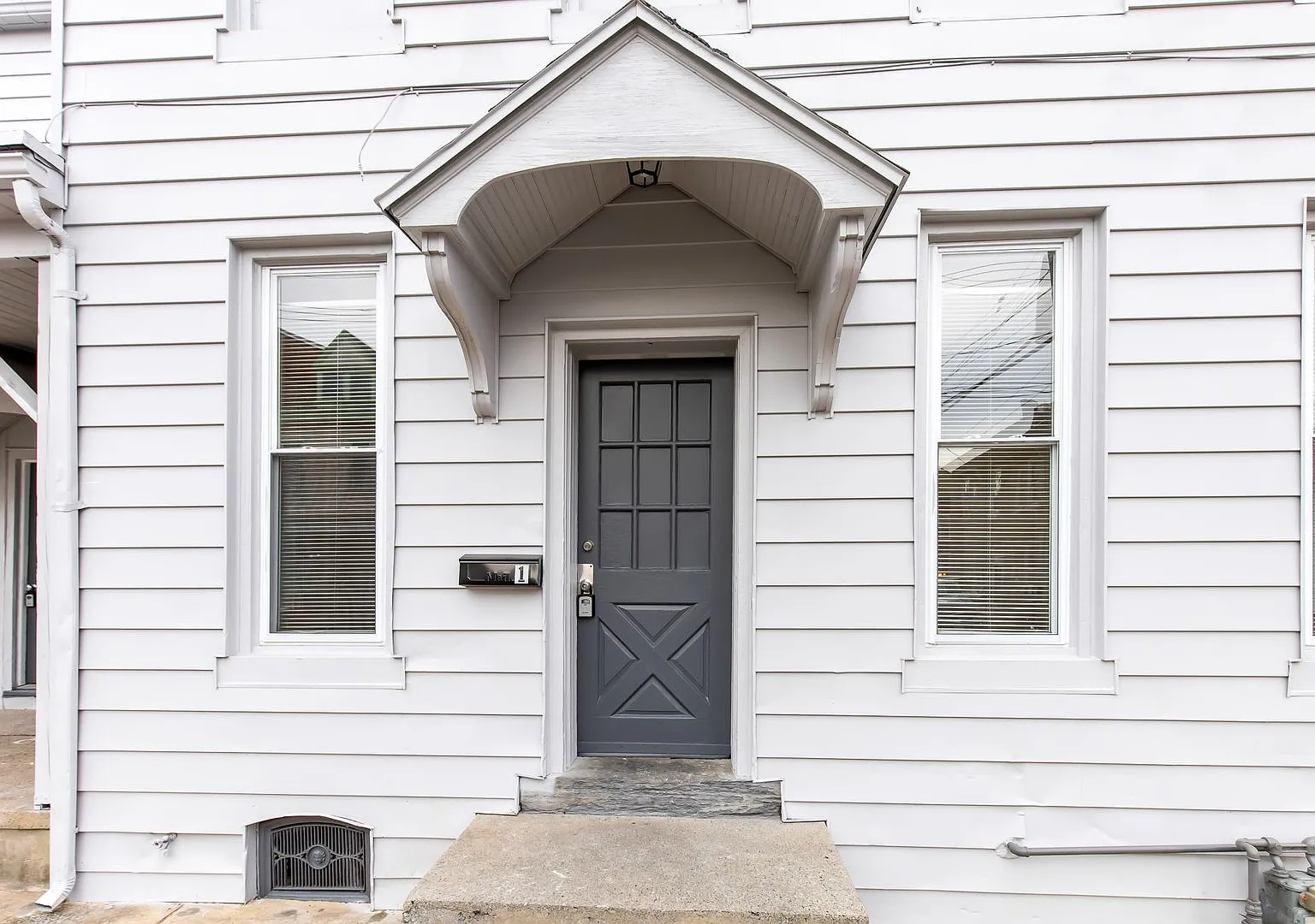 923 Lehman St — Photo 1