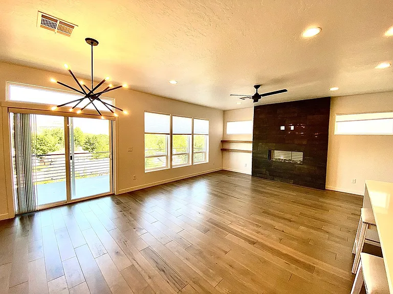 1258 E Echelon Ridge Ln — Photo 10