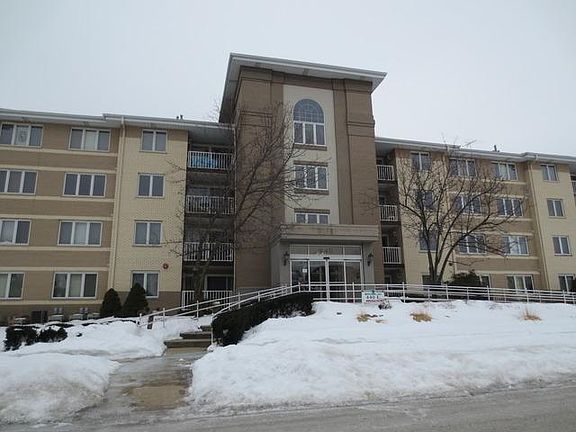 2nd image of 440 E Montrose Ave APT 105