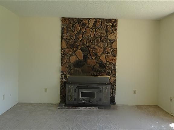 3rd image of 8929 Aksarben Dr