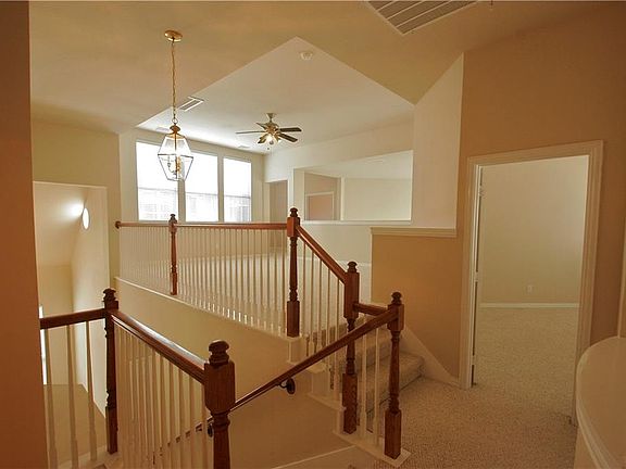 5th image of 705 Brookwater Dr