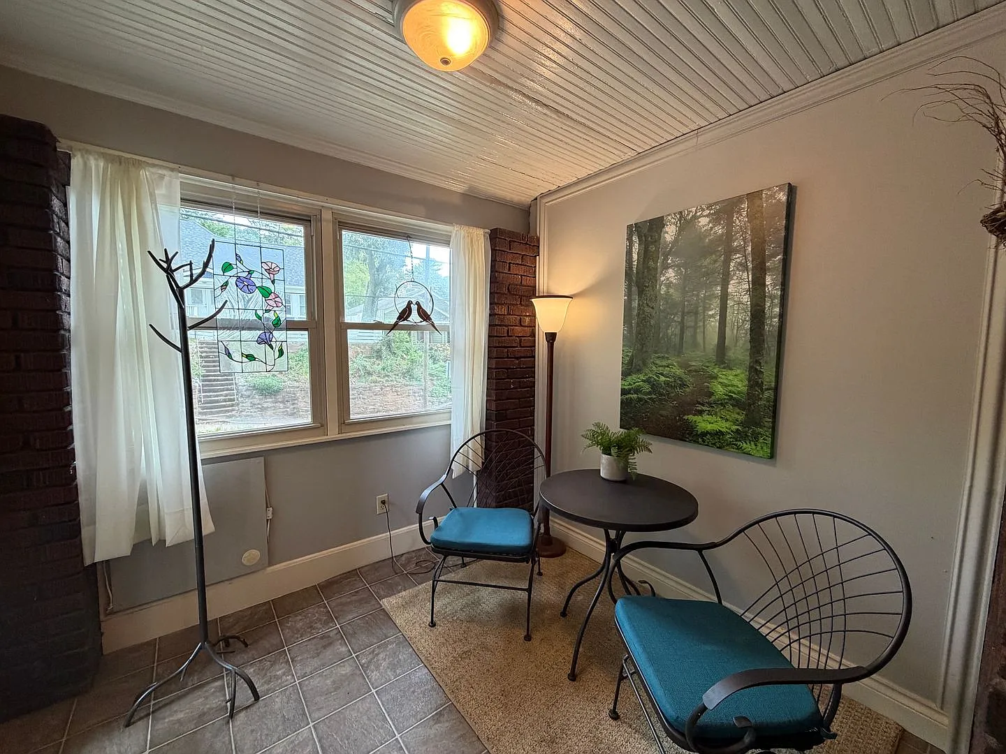 Central AVL - Stylish Apartment minutes from Downtown — Photo 3