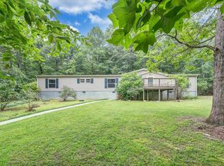 6733 Bradshaw Rd, Salem, VA 24153