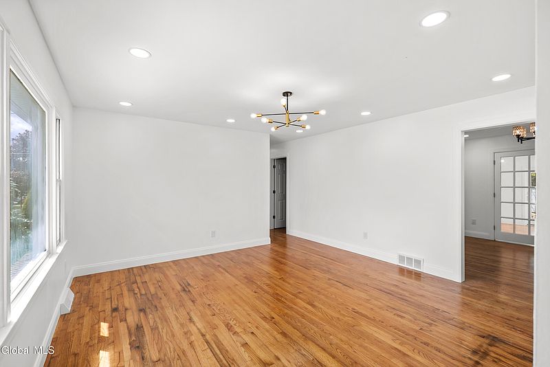 2nd image of 22 Verdi Boulevard