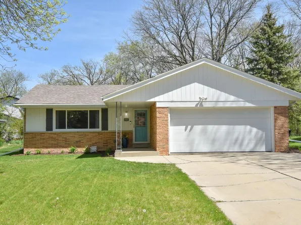 4464 North 105th STREET, Wauwatosa, WI 53225