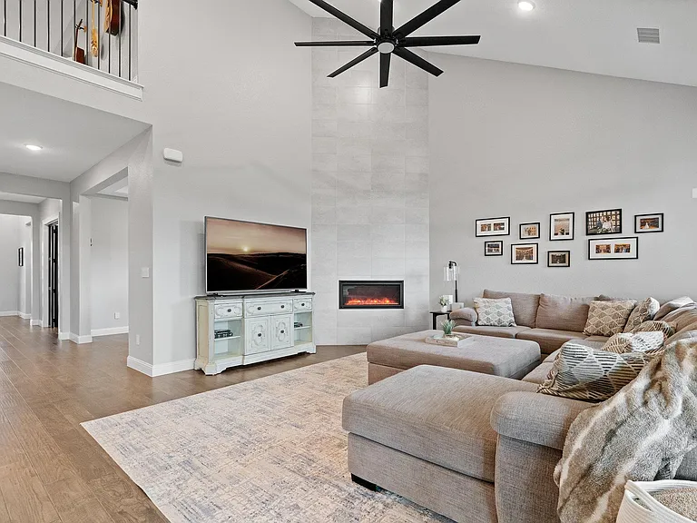 209 Northcrest Dr #1 ACRE — Photo 3