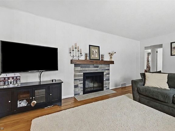 5th image of 17796 Kenston Lake Dr