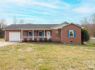 2487 Ashford Dr, Newton, NC 28658