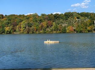 219 Center Dr, Mahopac, NY 10541