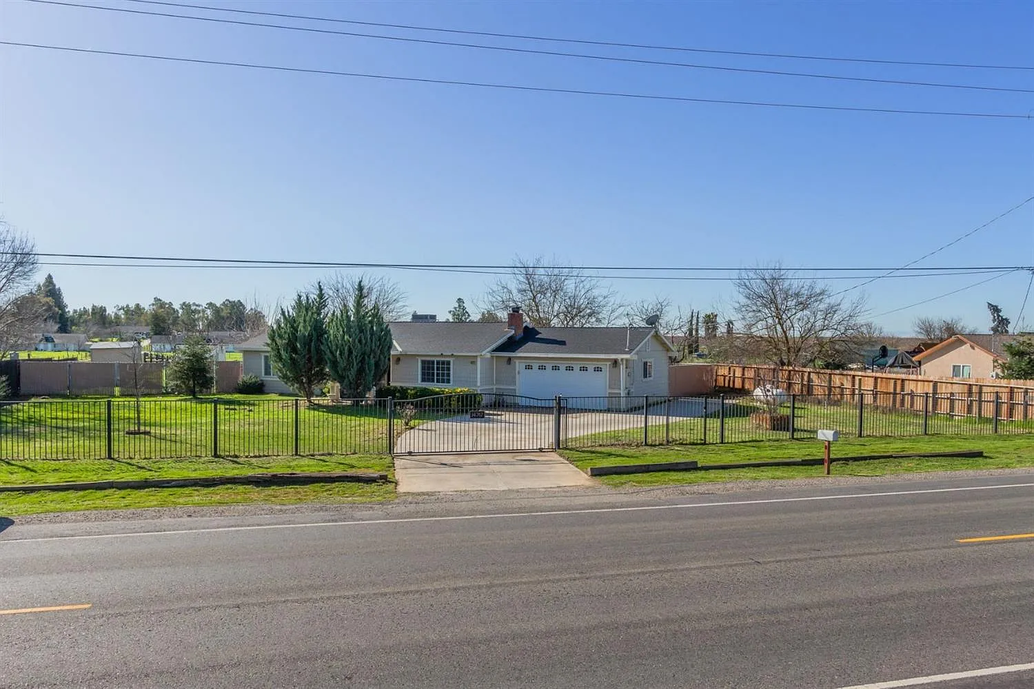 34712 Avenue 15 photo 1