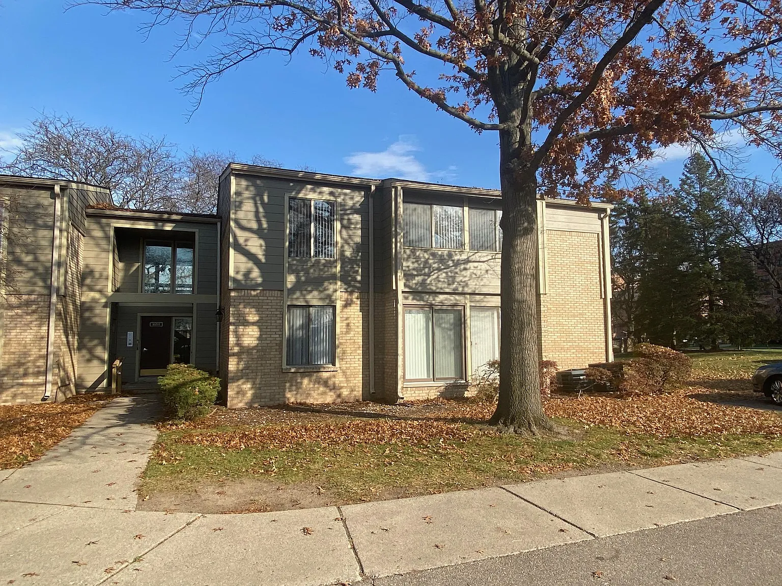 2 bed, 1602 sqft, $1,800 — Photo 1
