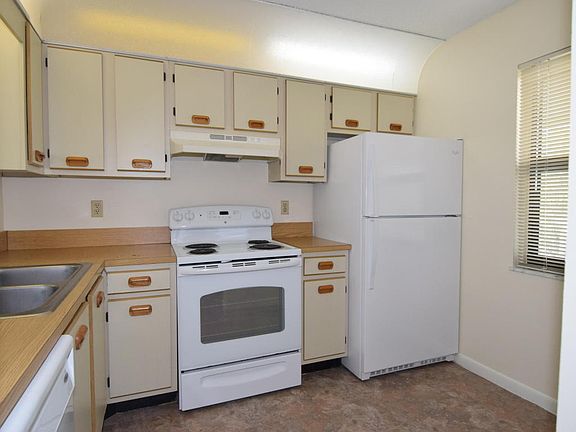 5th image of 3141 SE Aster Ln APT 1405