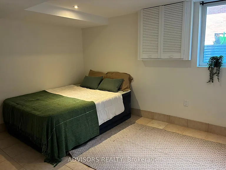 1470 Fisher Ave — Photo 11