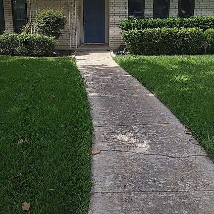 2nd image of 1207 Grinnell Dr
