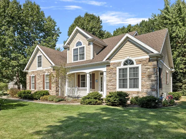 2597 Jefferson Dr, Stevensville, MI 49127