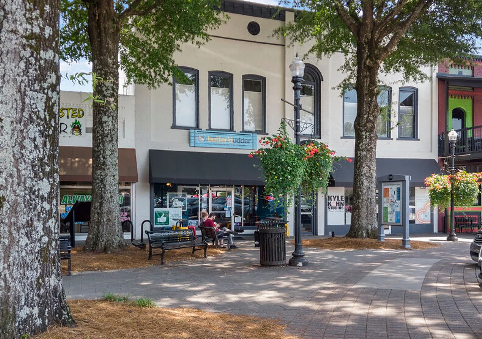 Adamson Square Carrollton — Photo 1